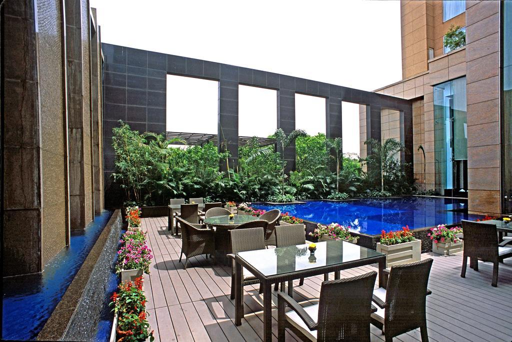 Radisson Noida Hotel Ngoại thất bức ảnh