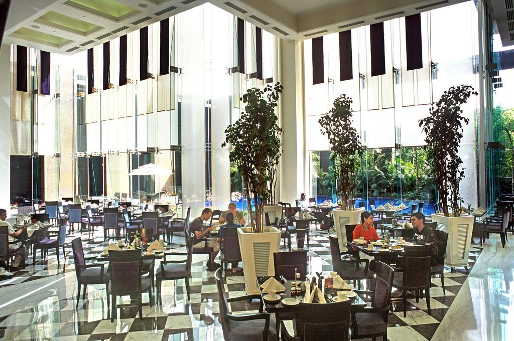 Radisson Noida Hotel Ngoại thất bức ảnh