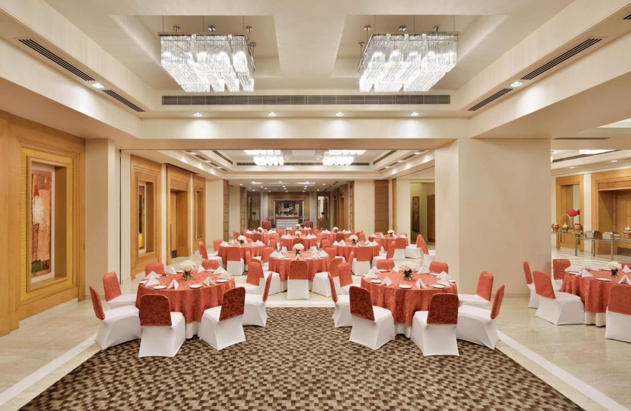 Radisson Noida Hotel Ngoại thất bức ảnh