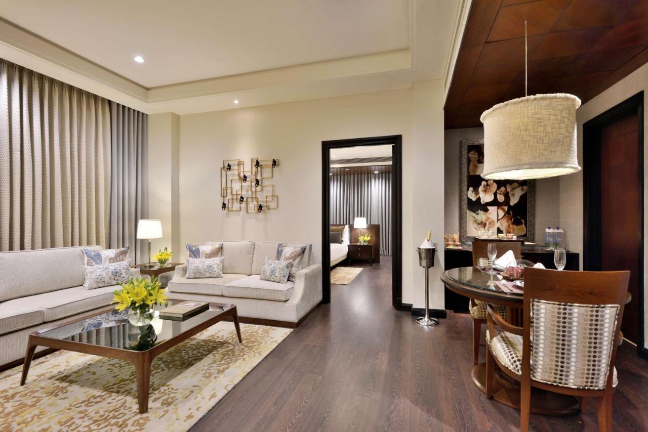 Radisson Noida Hotel Ngoại thất bức ảnh