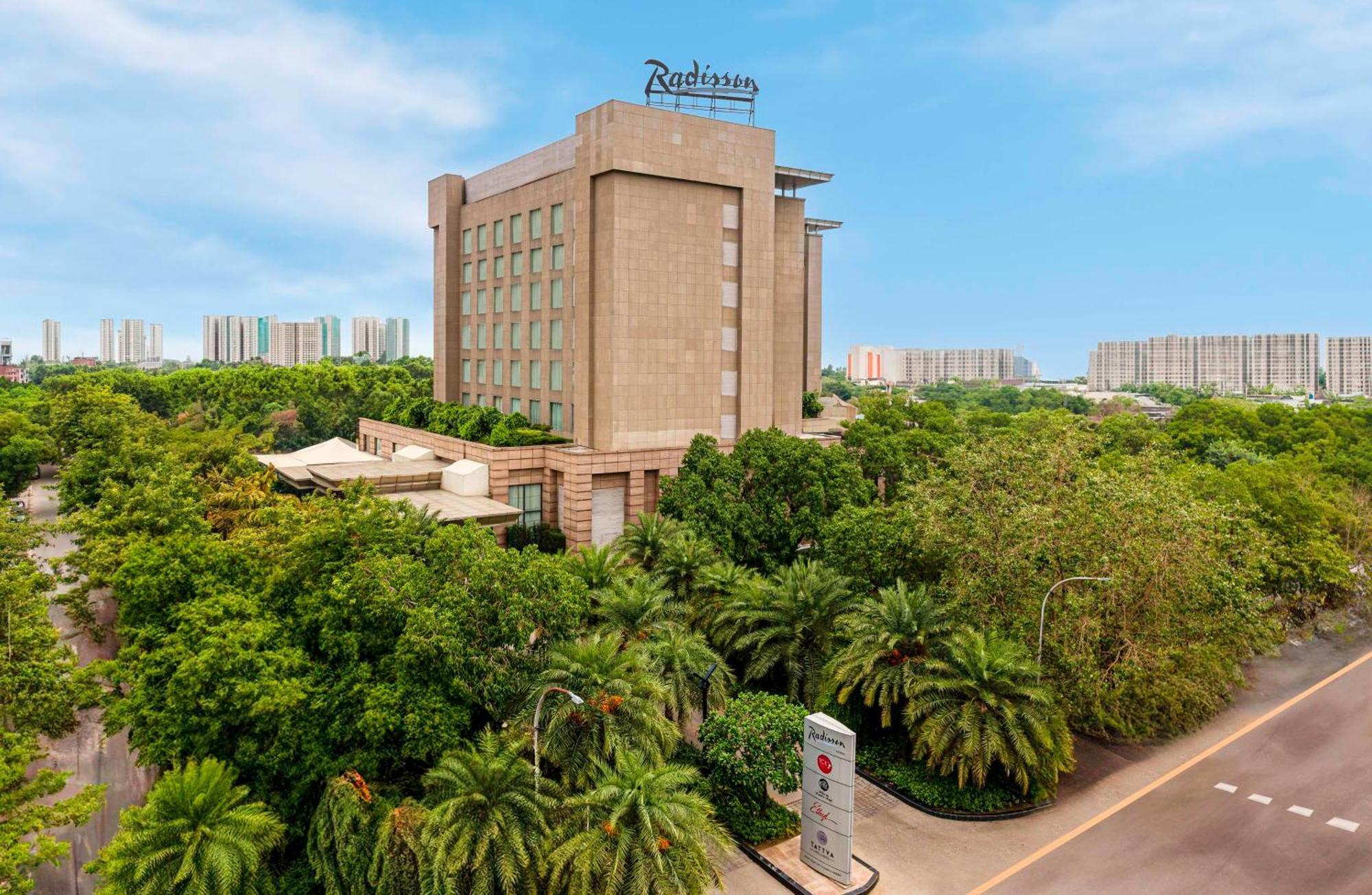 Radisson Noida Hotel Ngoại thất bức ảnh