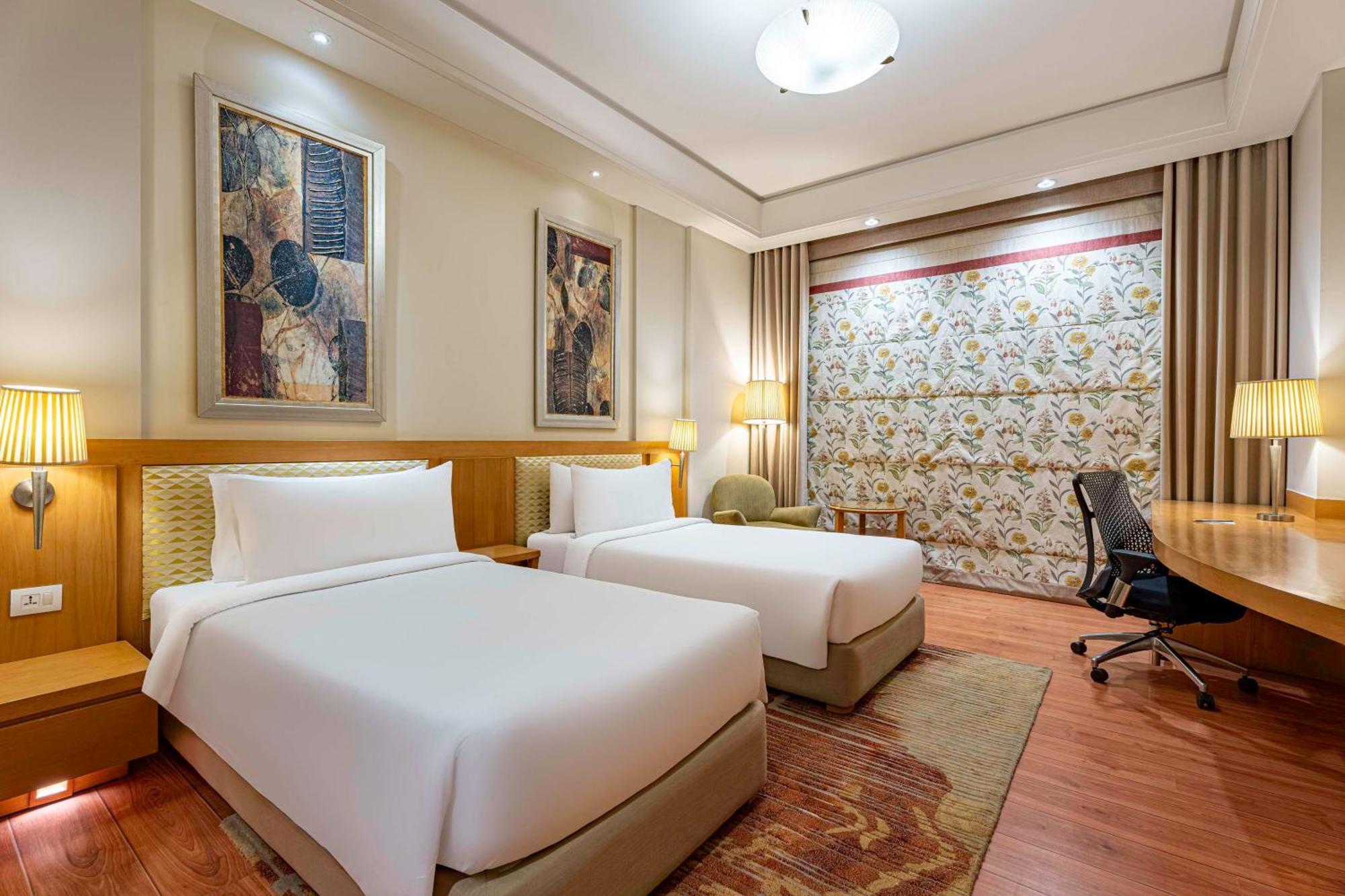 Radisson Noida Hotel Ngoại thất bức ảnh