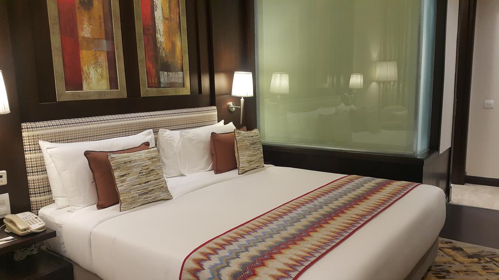 Radisson Noida Hotel Ngoại thất bức ảnh