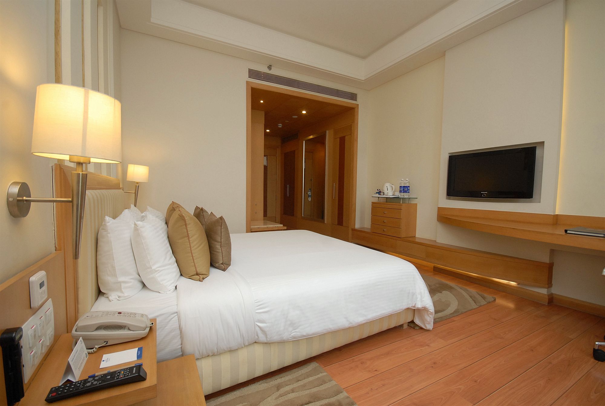 Radisson Noida Hotel Ngoại thất bức ảnh