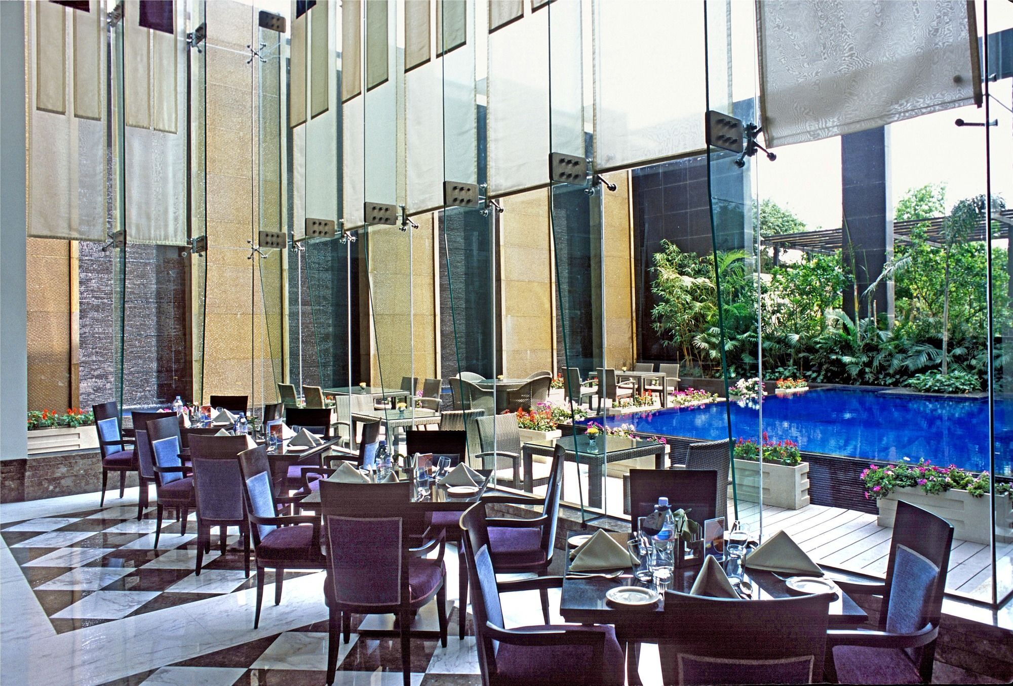 Radisson Noida Hotel Ngoại thất bức ảnh