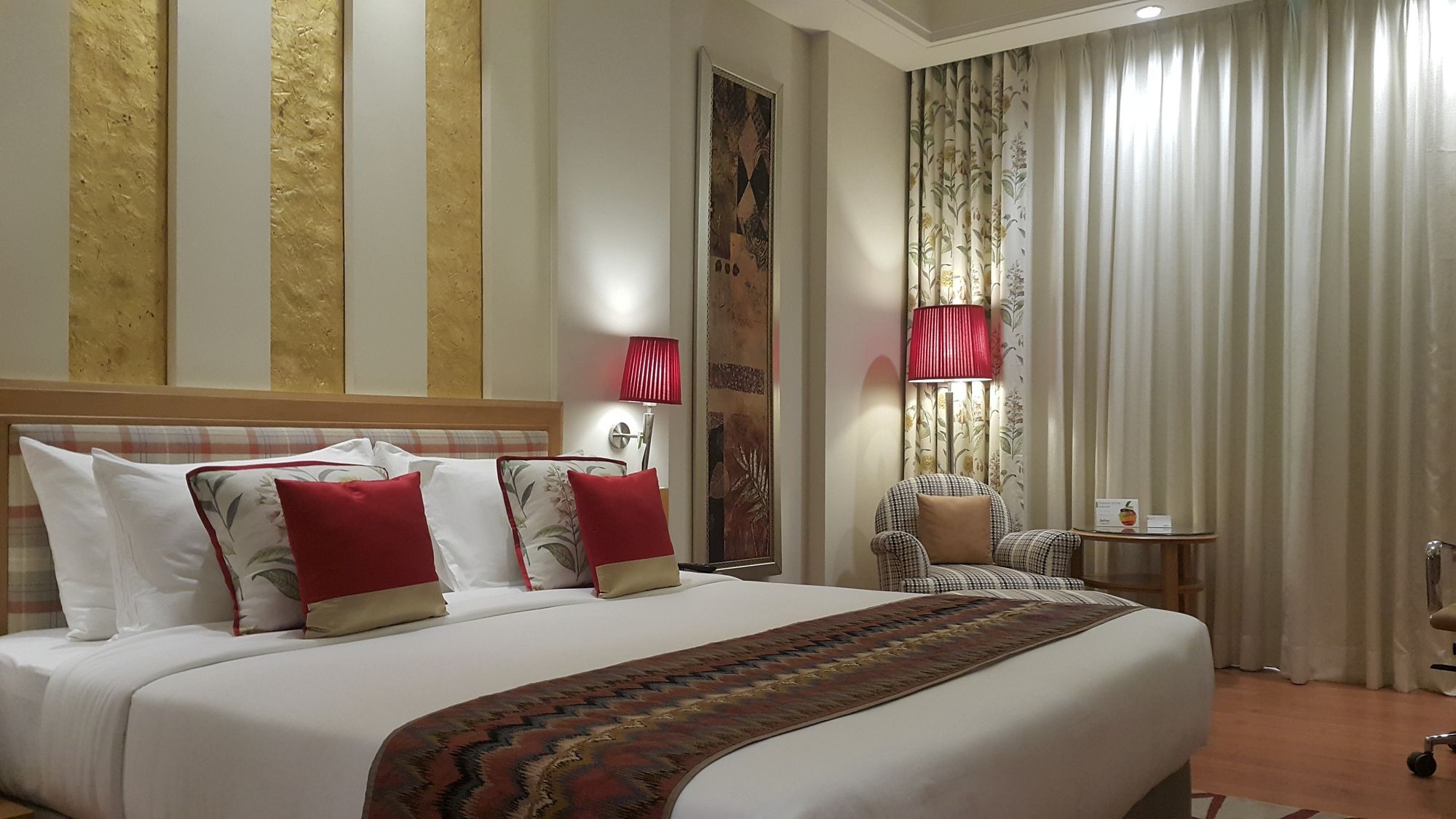 Radisson Noida Hotel Ngoại thất bức ảnh